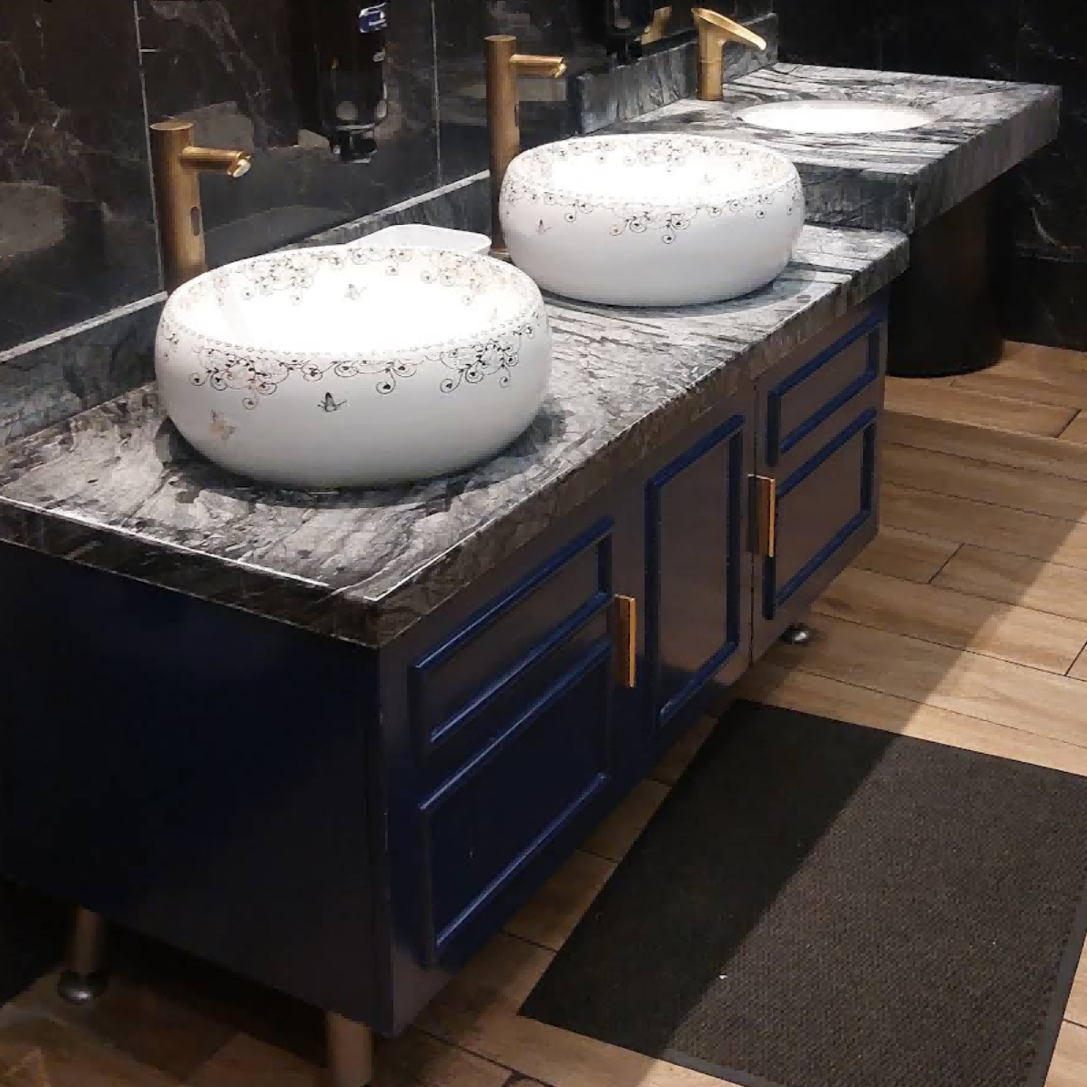 CHEZ Above counter basin