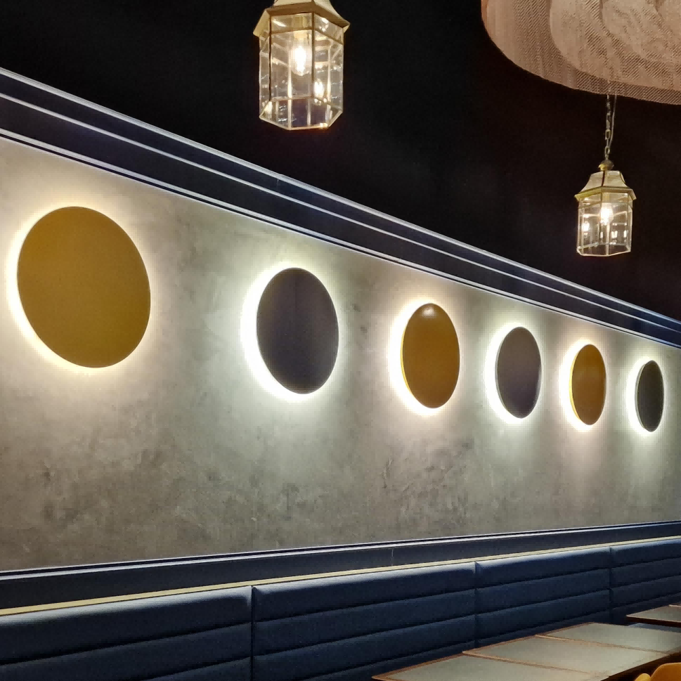 CHEZ circular luminous shape